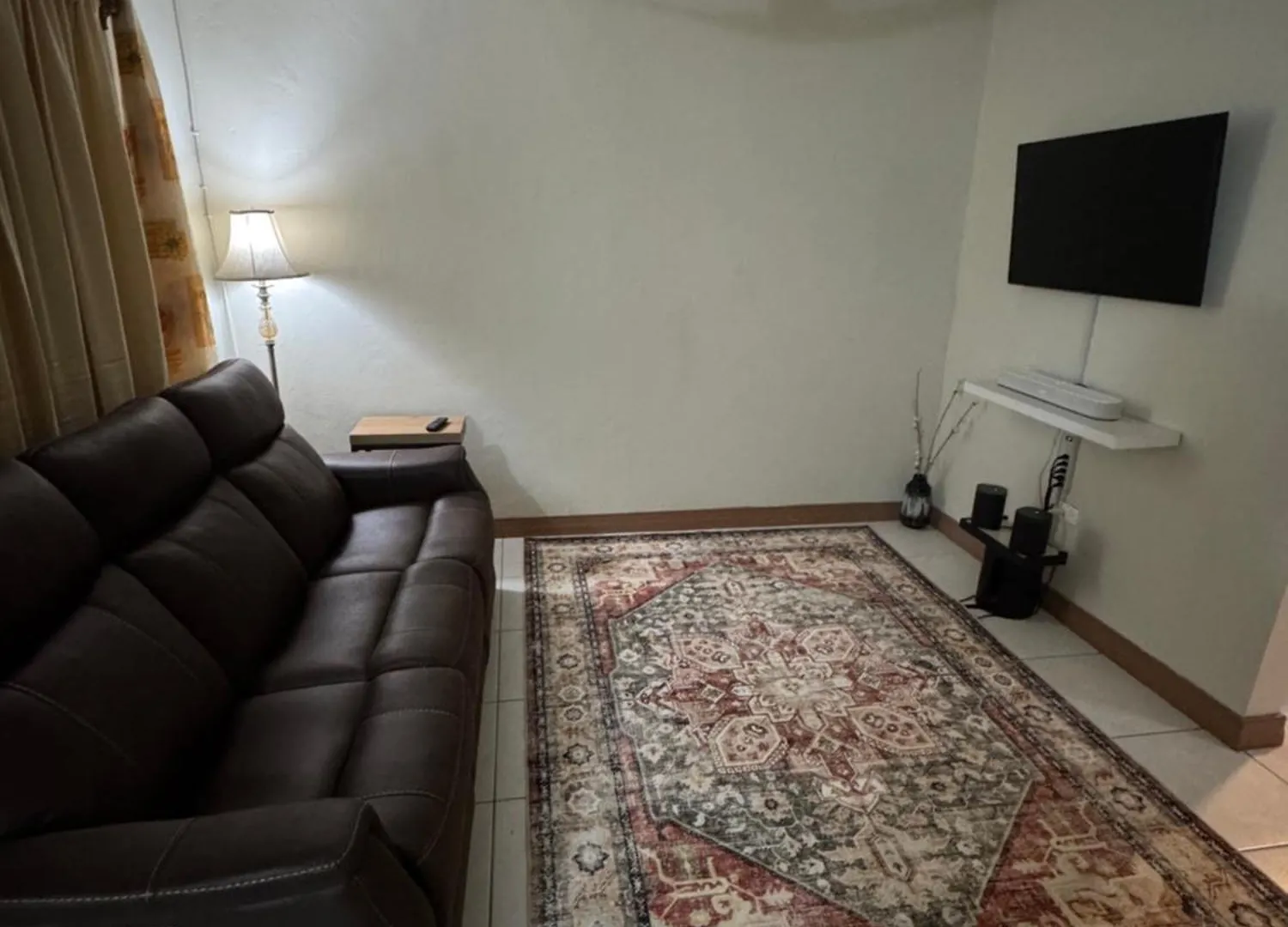 بيت للعطل فيلا Charming Townhouse كينغستون